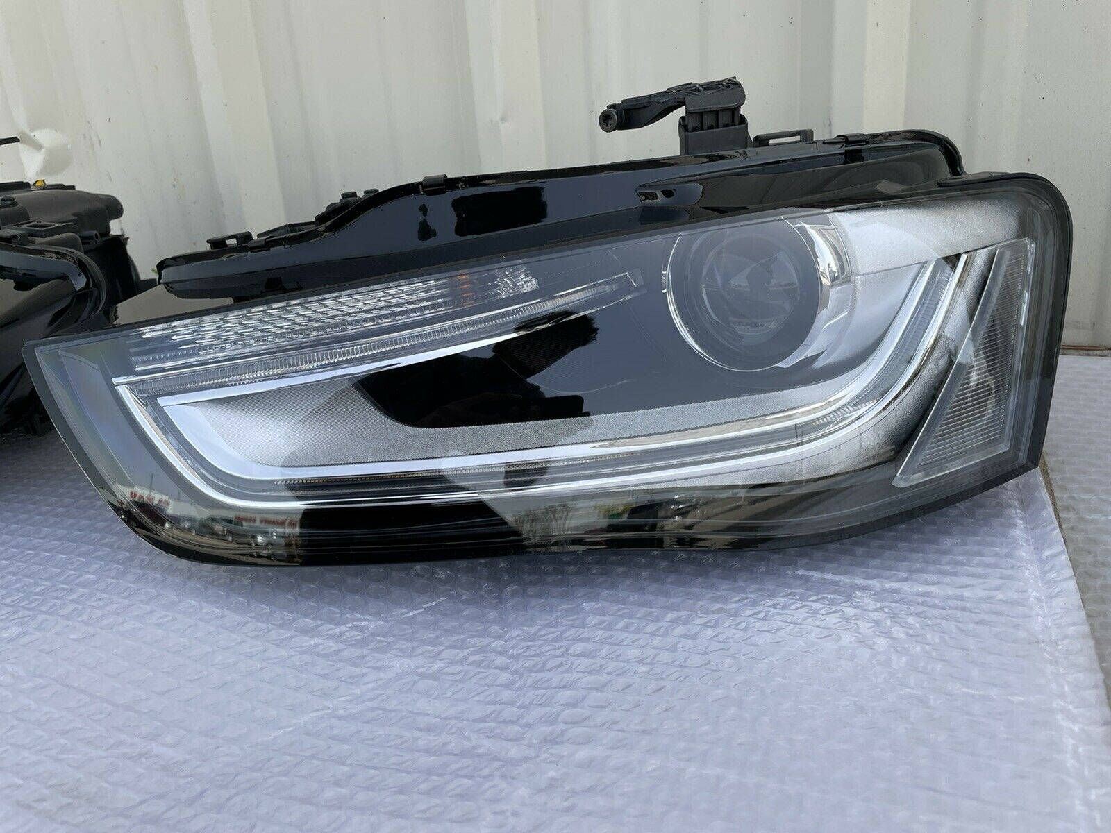 2013-2016 Audi A4 S4 B8.5 HID/Xenon Non-AFS Projector Headlights